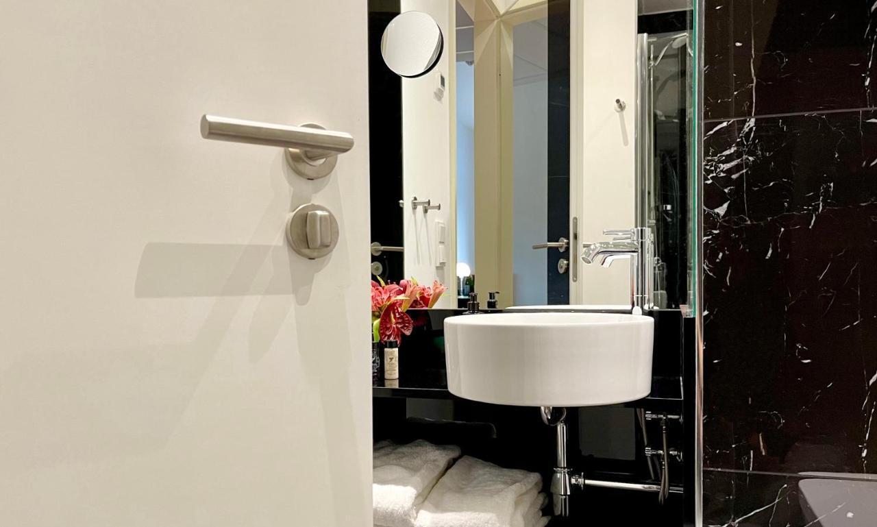 The Bridgge Grand Boutique Hotel Bruggen  Extérieur photo