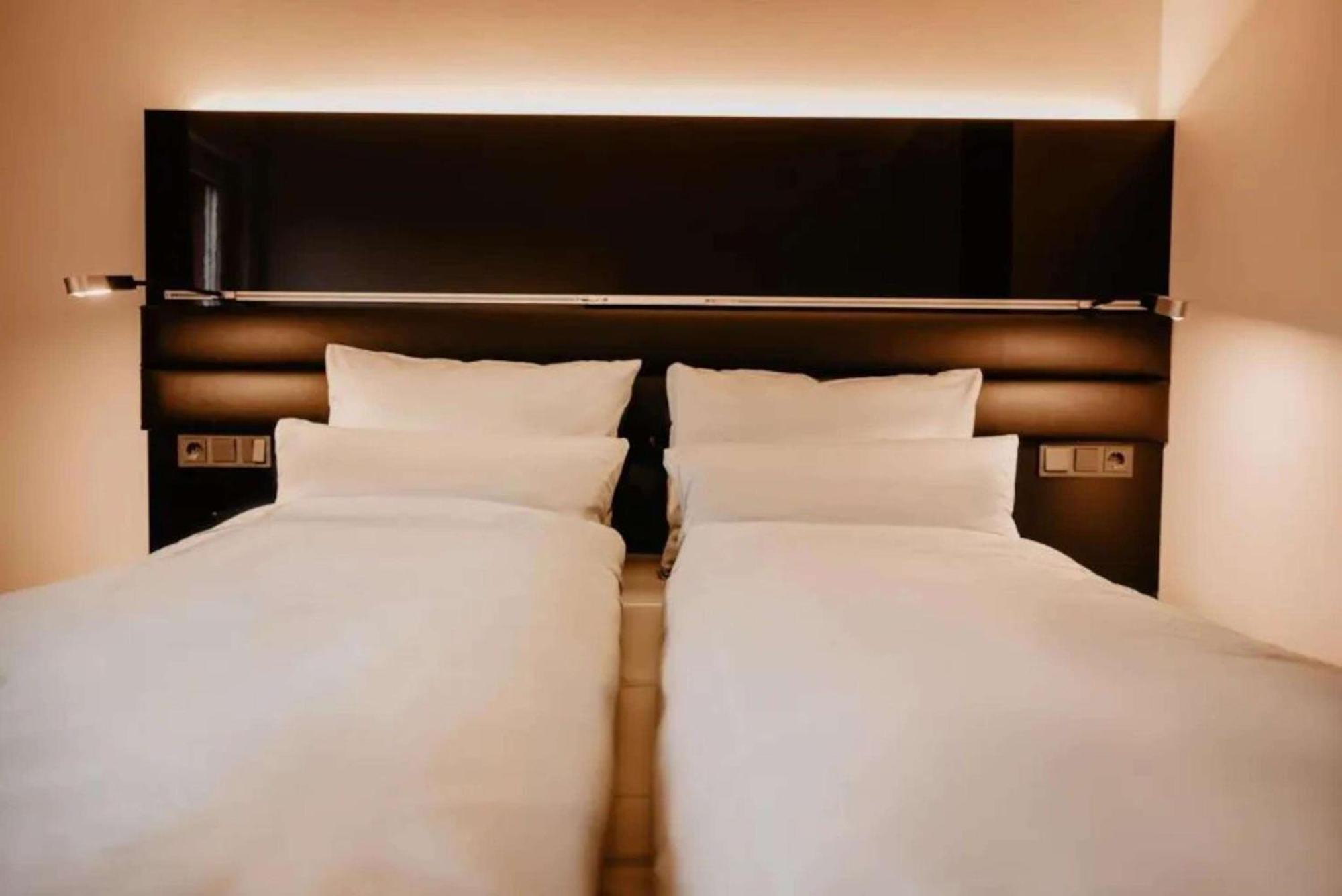The Bridgge Grand Boutique Hotel Bruggen  Extérieur photo