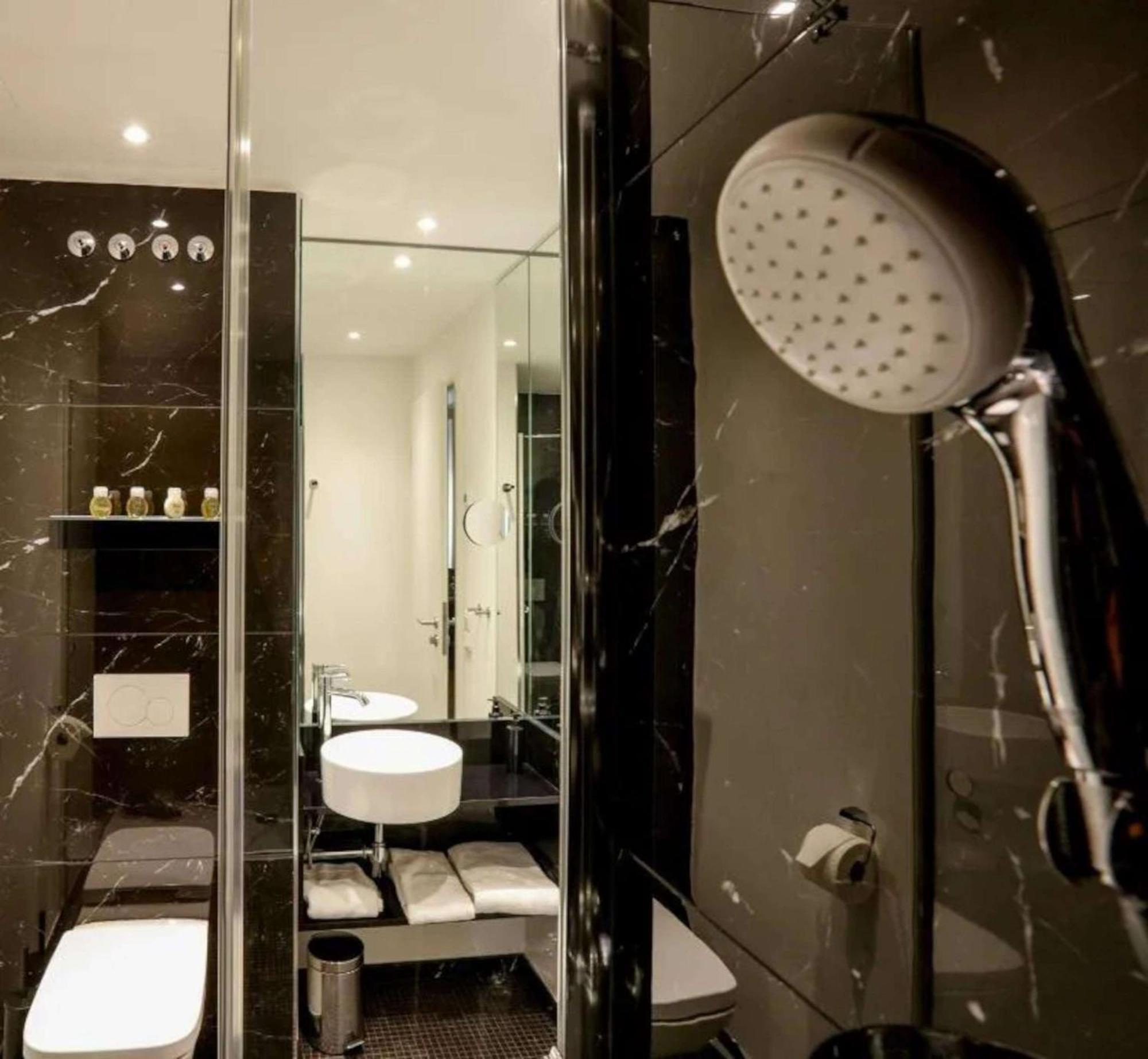 The Bridgge Grand Boutique Hotel Bruggen  Extérieur photo